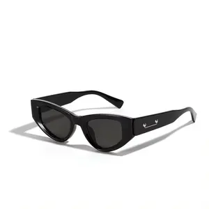 Modische rechteckige Katzenauge-Sonnenbrille 2024 Herren Damen Y2K Designer Luxus schmales Herz Dekoration Logo individuelle Brille