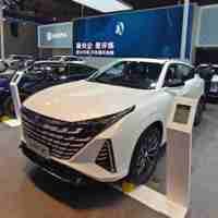 Changan UNI-Z 2026 1.5T Modèle Luxe 1.5T SUV Cinq Places Essence Voiture Changan UNI Z 5 Portes 5 Places SUV Voiture Changan