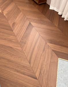 Suelo <span class=keywords><strong>de</strong></span> <span class=keywords><strong>Madera</strong></span> <span class=keywords><strong>de</strong></span> Nogal Negro <span class=keywords><strong>de</strong></span> Diseño Moderno, Color Nogal, Estilo Parqué Chevron Multicapa para Dormitorio, Sala <span class=keywords><strong>de</strong></span> Estar, Uso Interior - Product Image 4