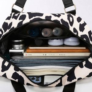 Sac de voyage portable pour femme, sac de rangement pour bagages, sac de sport et de gym pour femme - Product Image 5