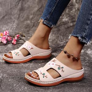 New women's shoes beach outdoor casual wedge heel flower <b>sandals</b> <b>Roman</b> style flip-flops for vacation relaxation on the beach - Product Image 3