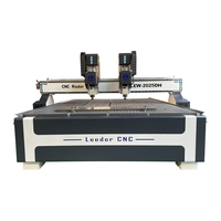Machine de découpe et de gravure CNC multi-têtes haute performance 2000 2500 à grande vitesse pour le bois avec table à vide