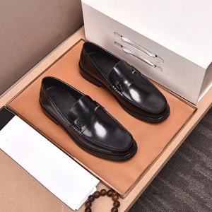 Zapatos de cuero para hombre de diseño personalizado de alta calidad, cómodos para todas las estaciones, estilo clásico formal. - Product Image 2