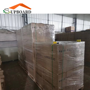 <span class=keywords><strong>Plafond</strong></span> suspendu en aluminium de conception moderne, imperméable, carré, insonorisé, ignifuge, <span class=keywords><strong>isolation</strong></span> thermique, <span class=keywords><strong>prix</strong></span> d'usine pour les hôpitaux - Product Image 5