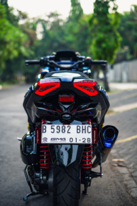 Feu arrière LED <span class=keywords><strong>XMAX</strong></span> NOUVEAU JPA, feu stop arrière pour <span class=keywords><strong>YAMAHA</strong></span> <span class=keywords><strong>XMAX</strong></span> 300 2023 2024, PIÈCES ET ACCESSOIRES MOTO - Product Image 3