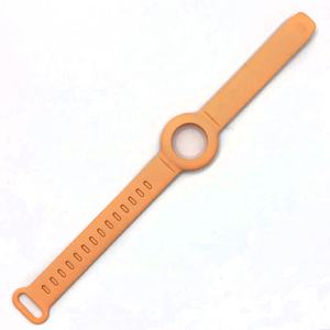 Pour AirTags Poignet Bande Couverture Confortable Doux Silicone Bracelet Bracelet Pour <span class=keywords><strong>Apple</strong></span> <span class=keywords><strong>AirTag</strong></span> Tracker Bracelet Anti-Perte Cas - Product Image 3