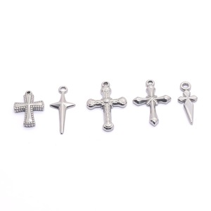จี้รูปกางเขนสแตนเลสขนาดกลางขัดเงาอุปกรณ์ทำเครื่องประดับ DIY - Product Image 5