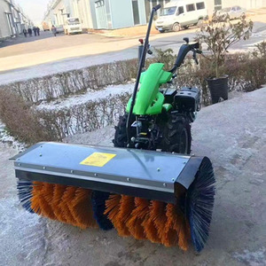 Pequeña barredora de nieve multifuncional con cepillo rodante y empuje manual para limpieza de caminos - Product Image 3