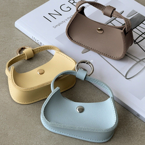 Pendentif de sac à main miniature élégant en cuir PU fait main, porte-clés, cadeau promotionnel de bienvenue, breloque de sac, cadeau suspendu - Product Image 1