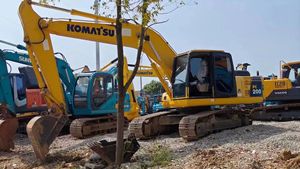 Excavadora de cadenas Komatsu Pc200 usada, excavadora de 20 toneladas, excavadora de segunda mano, excavadora de alta rentabilidad, con certificación CE - Product Image 4