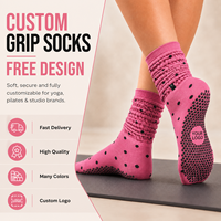 Chaussettes de sport tricotées roses KTS293 OEM personnalisées en gros, avec coussinets athlétiques antidérapants noirs et grip, fabriquées sur mesure en usine