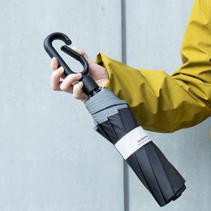 Parapluie pliant personnalisé avec logo OEM, anti-UV, coupe-vent, imperméable, réfléchissant, avec poignée auto-agrippante, pour femme, idéal pour les trajets quotidiens ou comme cadeau. - Product Image 1