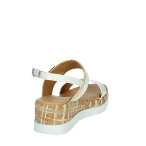 Comodi e traspiranti sandali con tacco bianco con plateau 50239-e4 scivoli con zeppa in altezza che aumentano le caratteristiche di luce del soletto in EVA PU morbido - Product Image 3