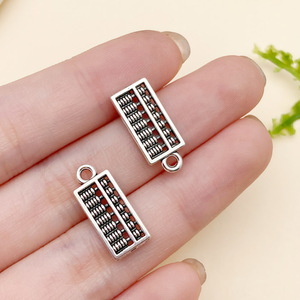 Colgantes <span class=keywords><strong>de</strong></span> Graduación para Maestros, Regreso a Clases, Regla, Ábaco, Mochila, Bolígrafo, Accesorios <span class=keywords><strong>de</strong></span> Joyería DIY, Fábrica OEM <span class=keywords><strong>de</strong></span> Aleación <span class=keywords><strong>de</strong></span> Zinc - Product Image 4