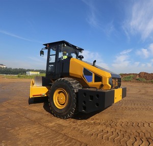 <span class=keywords><strong>Compacteur</strong></span> routier à tambour unique 526F 26 tonnes 147 kW, <span class=keywords><strong>compacteur</strong></span> <span class=keywords><strong>de</strong></span> sol, <span class=keywords><strong>compacteur</strong></span> à pieds <span class=keywords><strong>de</strong></span> <span class=keywords><strong>mouton</strong></span> pour asphalte 520/522F, <span class=keywords><strong>compacteur</strong></span> routier à forte force <span class=keywords><strong>de</strong></span> compactage - Product Image 6