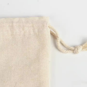 Sacs d'emballage en coton biologique écologiques en mousseline personnalisés avec cordon de serrage pour femmes, vente en gros - Product Image 4