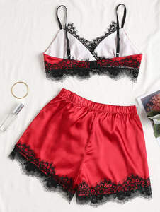 Set di Lingerie Sexy da Notte per Donne, Completo in Raso con Reggiseno e Pantaloncini, Pigiama Sexy con Reggiseno in Raso e Dettagli in Pizzo - Product Image 4