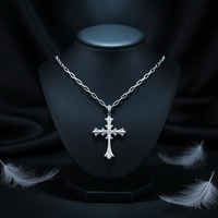 Pendentif de luxe en argent sterling 925 et or 18 carats avec croix religieuse et moissanite personnalisée certifiée sertie griffe