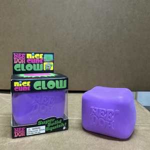 Juguete Antiestrés Needoh Ice Cube Glow, Juguete Relajante de Maltosa, Juguete para Apretar con Forma de Cubo de Hielo Luminoso - Product Image 3