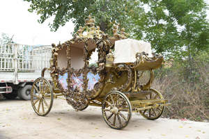 Chariot de Mariage Style Royal le Plus Vendu, Élégante Voiture à Chevaux pour Visites Touristiques - Product Image 4