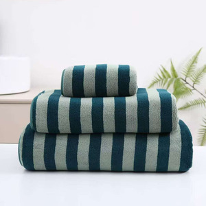 Ensemble de serviettes absorbantes épaisses pour adultes en polaire corail à larges rayures, douces et non pelucheuses, pour le visage et usage domestique - Product Image 5