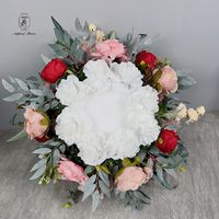 Nouvelle conception de centre de table sur le thème du jardin de Monet, centre de table personnalisable en fleurs artificielles en soie bleu clair et violet, boule de fleurs pour fête