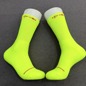 2025 Satu Paket 4 Pasang Kaos Kaki Unisex Crew Socks Modis Kasual Olahraga Basket Sol Tebal Handuk Kaos Kaki Olahraga Modis - Product Image 4