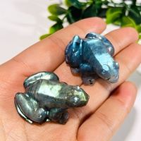 Offre spéciale artisanat naturel de haute qualité sculpté à la main petites sculptures de grenouilles flash bleues labradorite pour la décoration