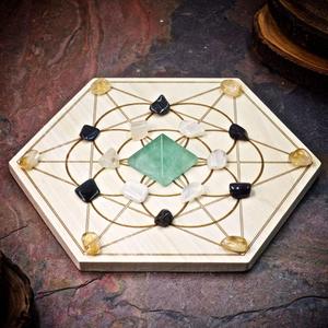 Tablero <span class=keywords><strong>de</strong></span> rejilla <span class=keywords><strong>de</strong></span> Geometría Sagrada <span class=keywords><strong>de</strong></span> 6 pulgadas para aliviar el estrés, Mini juego <span class=keywords><strong>de</strong></span> rejilla <span class=keywords><strong>de</strong></span> cristal con amatista cortada con láser, alfombrilla <span class=keywords><strong>de</strong></span> rejilla <span class=keywords><strong>de</strong></span> cristal <span class=keywords><strong>de</strong></span> madera - Product Image 5