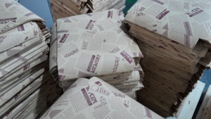 Papier d'emballage pour hamburgers et frites, personnalisé, imprimé en couleur, en papier journal, enduit de PE, vierge, résistant à la graisse - Product Image 5