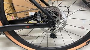 Bicicleta Todoterreno de Fibra de Carbono GRAVEL-V3 RS de 24 Velocidades con Frenos de Disco y Cableado Interno Completo 700*40C 9.9KG - Product Image 5
