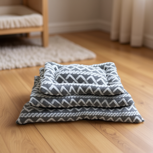 Ensemble de trois coussins pour animaux de compagnie en fausse fourrure grise rectangulaire, imperméables, antidérapants, amovibles et lavables - Product Image 3