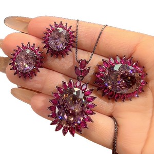 Juego de Joyería Vintage con 9 Flores Negras, Chapado en Oro Negro sobre Cobre, Circonita Cúbica Ovalada de 15*20mm, Collar de 3 Piezas para Mujer - Product Image 2