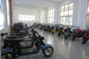 Motocicleta Eléctrica de Dos Ruedas Estilo Harley de Alta Velocidad y Bajo Precio, Vehículo Eléctrico Urbano para Adultos, Batería de 60V 1000W - Product Image 5