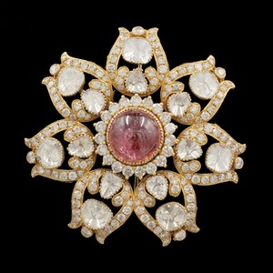 Broche colgante de oro de 18 quilates con diamantes Royal Polki y turmalina rosa en el centro, joyería artesanal de lujo. - Product Image 2
