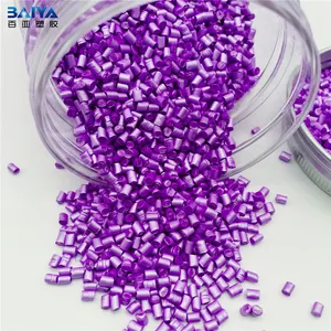 Пластиковые гранулы фиолетового цвета пластиковые masterbatch