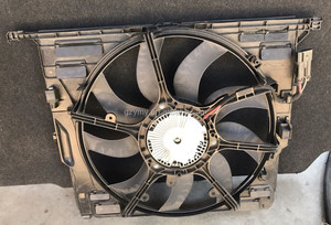 <span class=keywords><strong>Motore</strong></span> del ventilatore del <span class=keywords><strong>radiatore</strong></span> di raffreddamento dell'automobile WEILI per BMW F07GT F02 F10 F10 850W <span class=keywords><strong>radiatore</strong></span> della <span class=keywords><strong>ventola</strong></span> di raffreddamento - Product Image 4