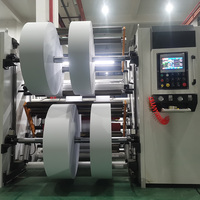 Machine de découpe de rouleaux de papier jumbo industriels avec positionnement automatique du couteau pour les usines de carton ondulé en France