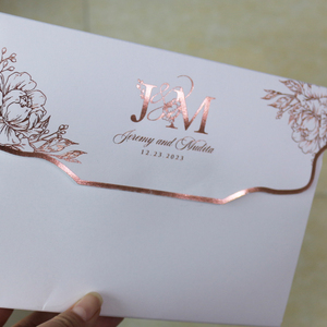 Porte-documents rigide en velours rose avec invitation de mariage en acrylique miroir or rose, cartes et enveloppe en feuille d'or rose - Product Image 6