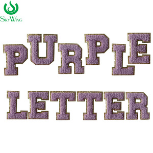 <span class=keywords><strong>Lettere</strong></span> Adesive in Tessuto Chenille Viola, Patch Ricamate con Paillettes, <span class=keywords><strong>Lettere</strong></span> Universitarie, Fornitura Diretta dalla Fabbrica - Product Image 1