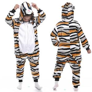 Vente chaude : Peignoirs en flanelle à capuche motif grenouille et zèbre, doux, tailles 2XL/XL, combinaisons de nuit pour hommes, femmes et enfants, pyjamas mascotte - Product Image 6