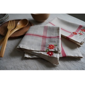 Serviettes brodées élégantes pour table à manger, mariages et occasions spéciales, faites en coton doux et décoratives - Product Image 4