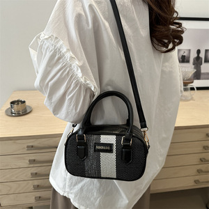 Bolso Bandolera Cruzado con Diseño de Letras Retro Simple, Nuevo Modelo 2025, para Mujer, con Cierre de Cremallera Resistente, Asa Única, Multifuncional y Moderno - Product Image 6