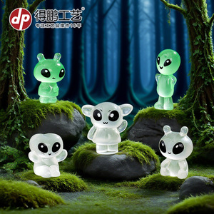 Figurines en résine Dp Alien qui brillent dans le noir, mini ornements pour présentation décorative - Product Image 4