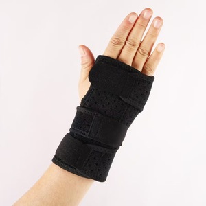 สายรัดปรับระดับได้ ที่รัดข้อมือแบบกลับด้านได้ อุปกรณ์ป้องกันฝ่ามือ อุปกรณ์ป้องกันการบาดเจ็บจากการเล่นกีฬา บรรเทาอาการปวดเอ็นอักเสบ โรคอักเสบจากอุโมงค์ข้อมือ ข้ออักเสบ ขวา ซ้าย - Product Image 5