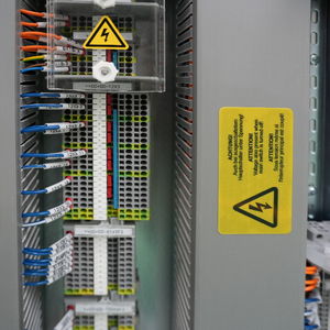 ตู้ควบคุมไฟฟ้า IP54 แบบครบวงจร พร้อมตู้ควบคุมความถี่แปรผัน VFD - Product Image 1