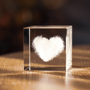 Cubo de cristal láser para decoración de escritorio, regalo de negocios, cristal 3D, hecho a medida, a la medida, a la venta, al por mayor - Product Image 6
