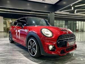 VENTES FLASH 2019 <span class=keywords><strong>MINI</strong></span> <span class=keywords><strong>COOPER</strong></span> S HATCHBACK D'OCCASION, CONDUITE À GAUCHE, INTÉRIEUR EN CUIR SOMBRE - Product Image 3