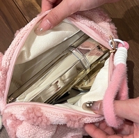 Sac de rangement pour articles de toilette carrés de style Ins Sweet Love Pillow Sacs à cosmétiques avec fermeture éclair Pochette de maquillage moelleuse avec dragonne