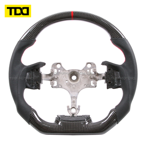 Volant en fibre de carbone TDD compatible avec ISUZU - Product Image 3